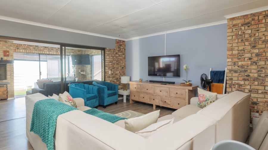 4 Bedroom Property for Sale in Oceanview Heights Western Cape